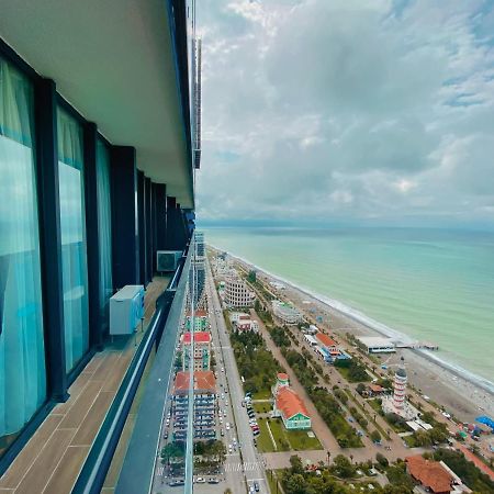 ホテル Batumi Floor40 エクステリア 写真