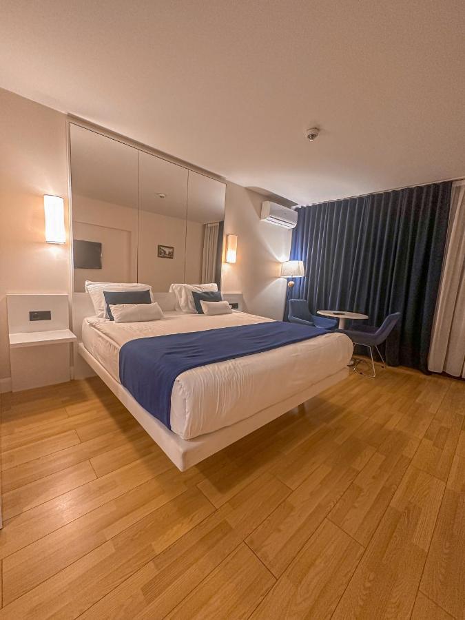 ホテル Batumi Floor40 エクステリア 写真