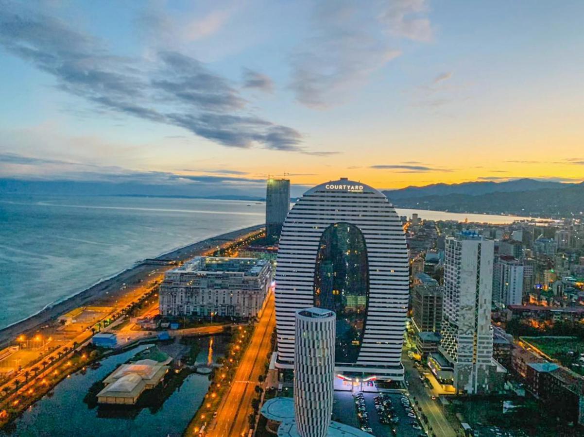 ホテル Batumi Floor40 エクステリア 写真