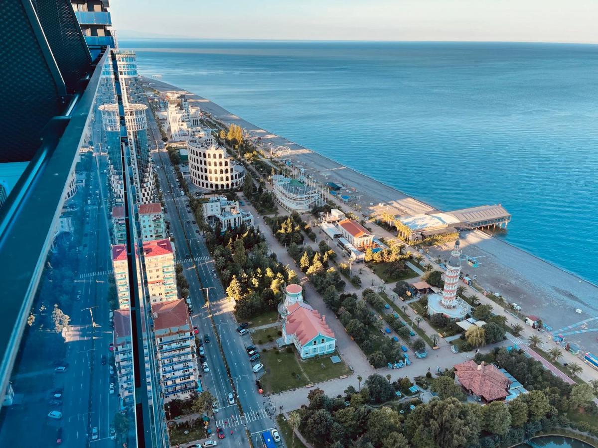 ホテル Batumi Floor40 エクステリア 写真