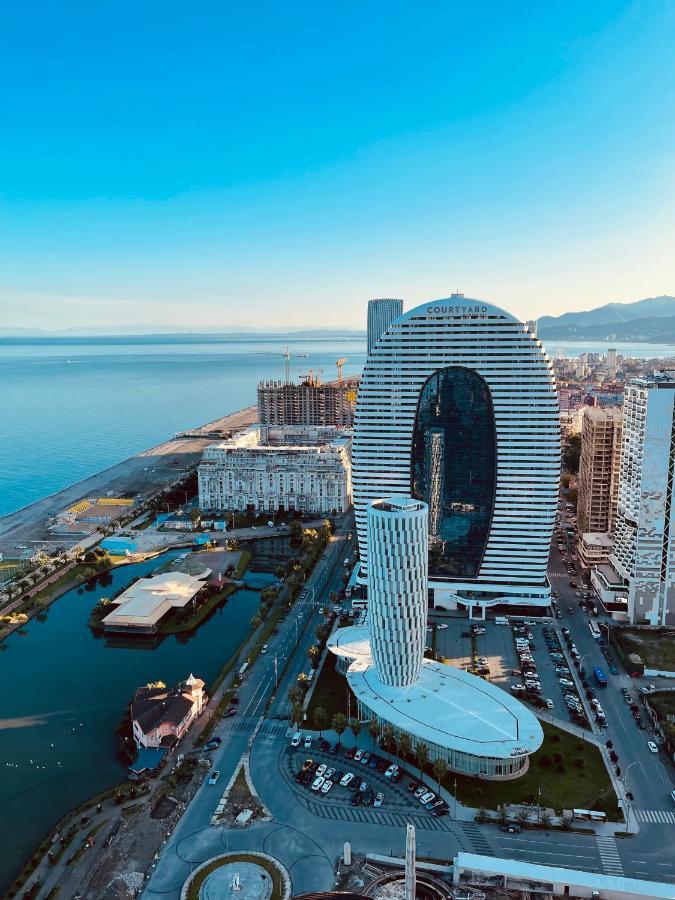 ホテル Batumi Floor40 エクステリア 写真