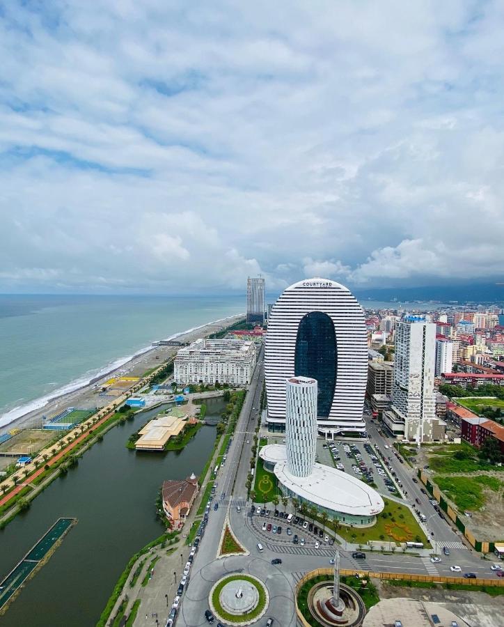 ホテル Batumi Floor40 エクステリア 写真