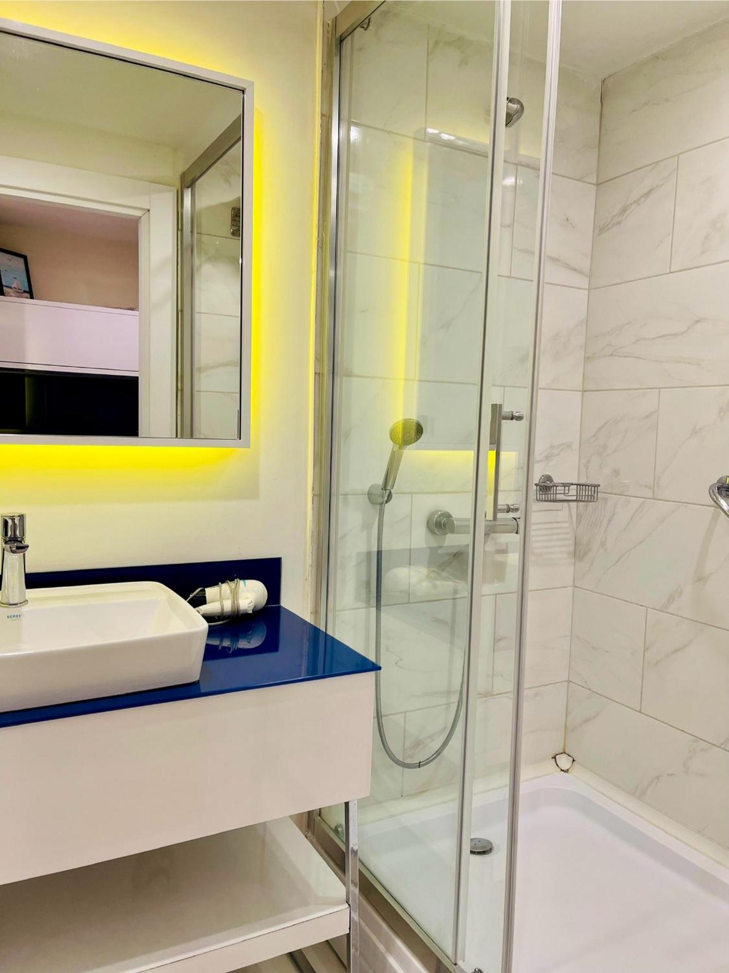 ホテル Batumi Floor40 エクステリア 写真