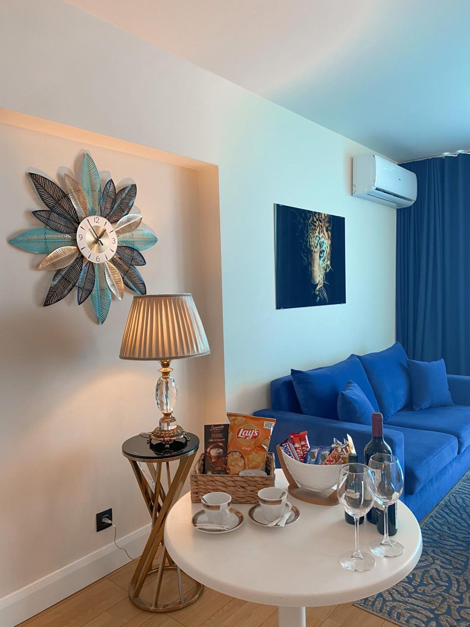 ホテル Batumi Floor40 エクステリア 写真