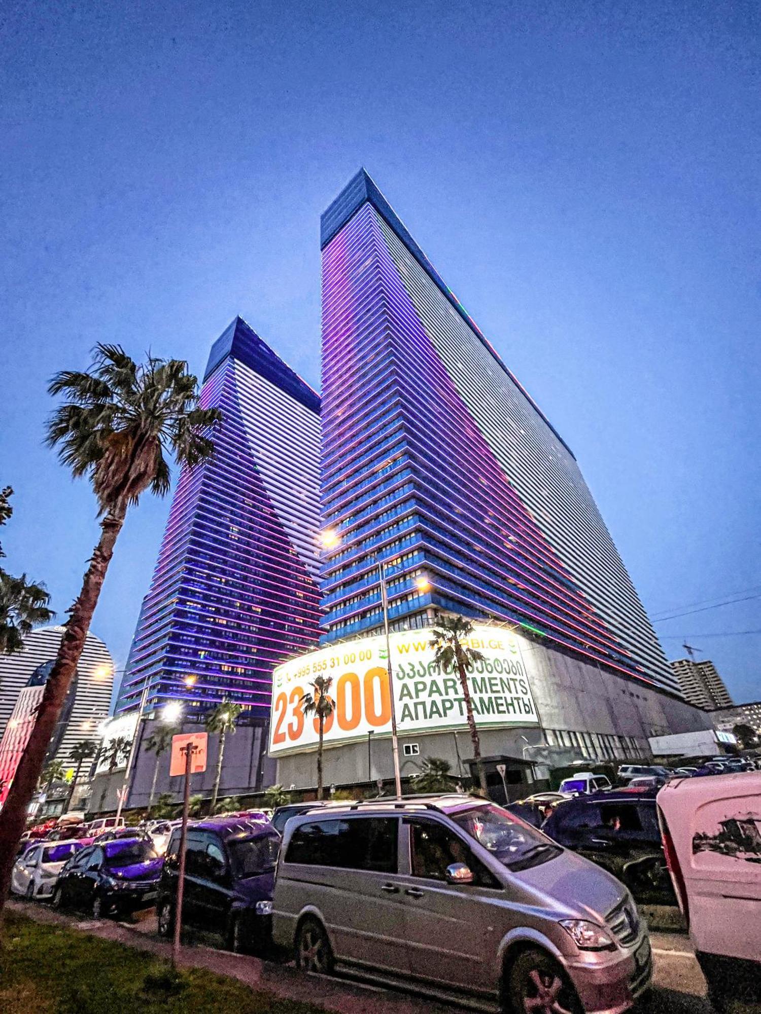 ホテル Batumi Floor40 エクステリア 写真